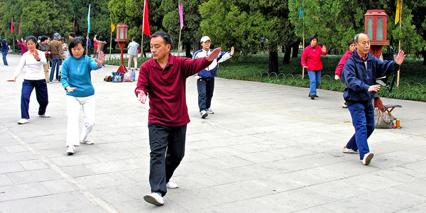 Tai Chi Fights Stress, Aids Breathing, May Help Heart